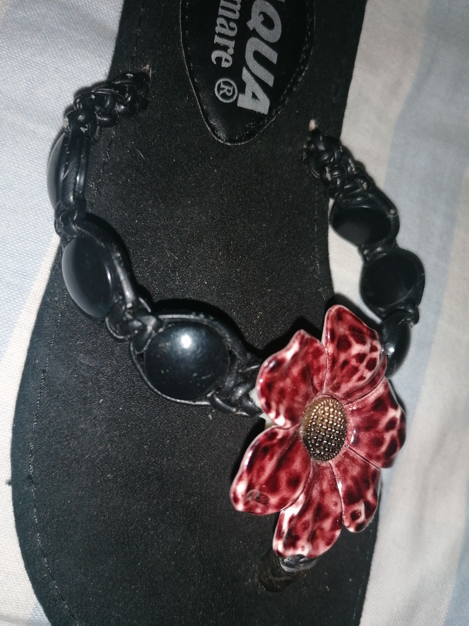 Havaianas novas com flor