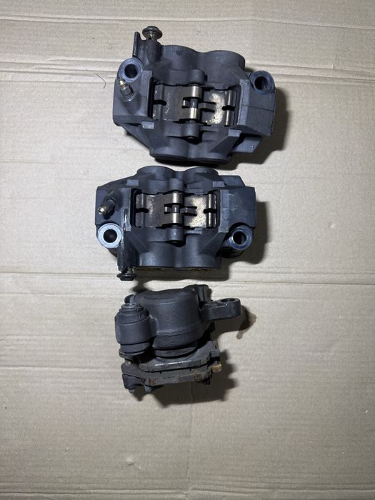 Tarcze hamulcowe zaciski zbiorniczek sety yamaha r1 rn12 04-06