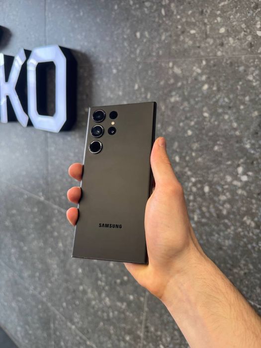 Смартфон Samsung Galaxy S23 Ultra 12/256GB Phantom Black used