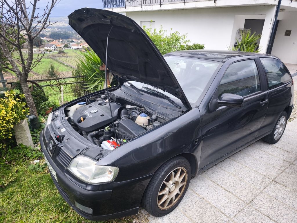 SEAT Ibiza 1.9 TDI – Motor VW, económico, fiável, pneus novos
