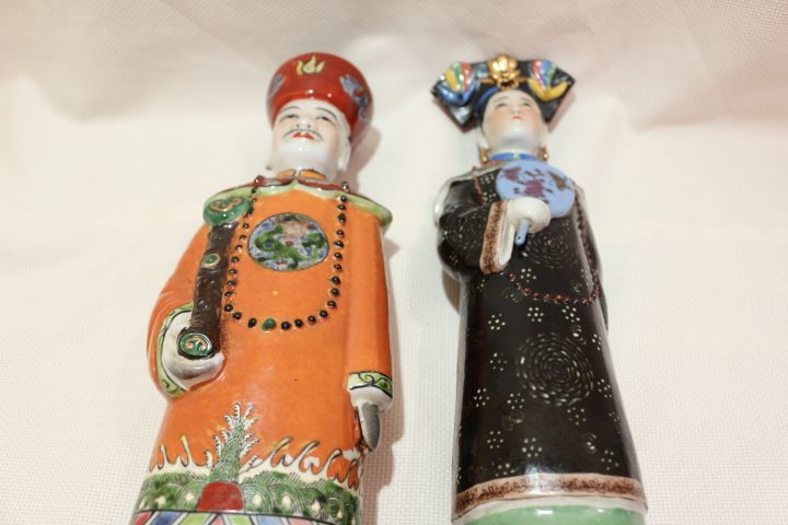 Raro Par de Dignatários Esculturas Porcelana Chinesa XIX marcados 38 c