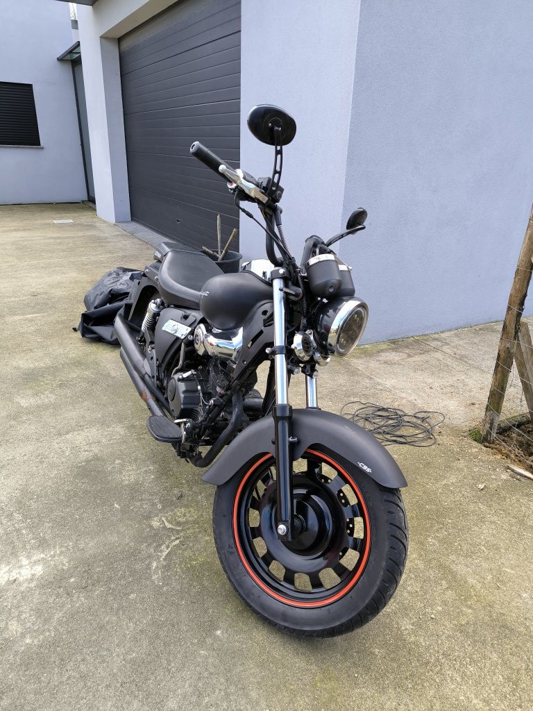 Keeway Superlight 125