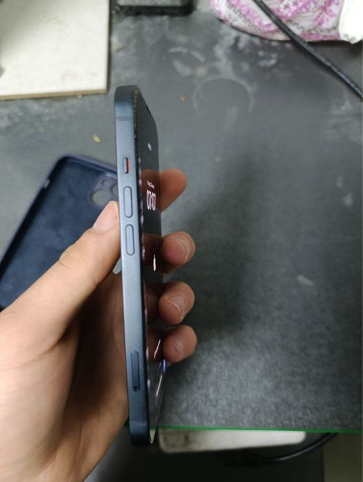 Прдам айфон 13 на 128 гб