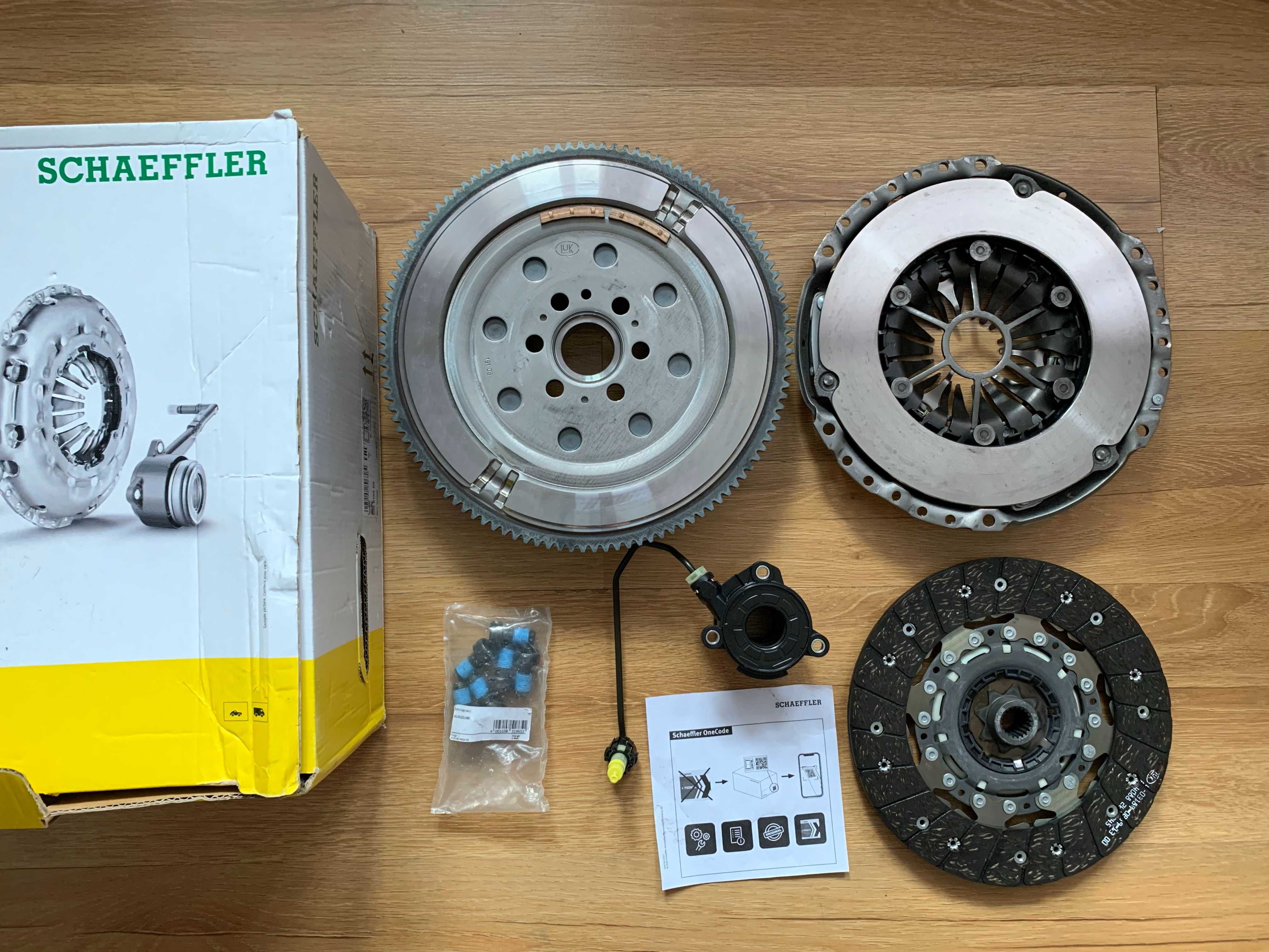 Комплект зчеплення з маховиком ASTRA H, ZAFIRA B, VECTRA C 1,9 CDTI