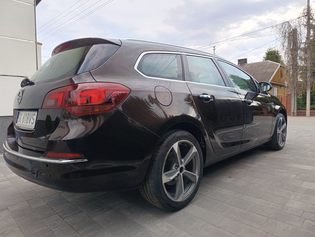Opel Astra J 2012r