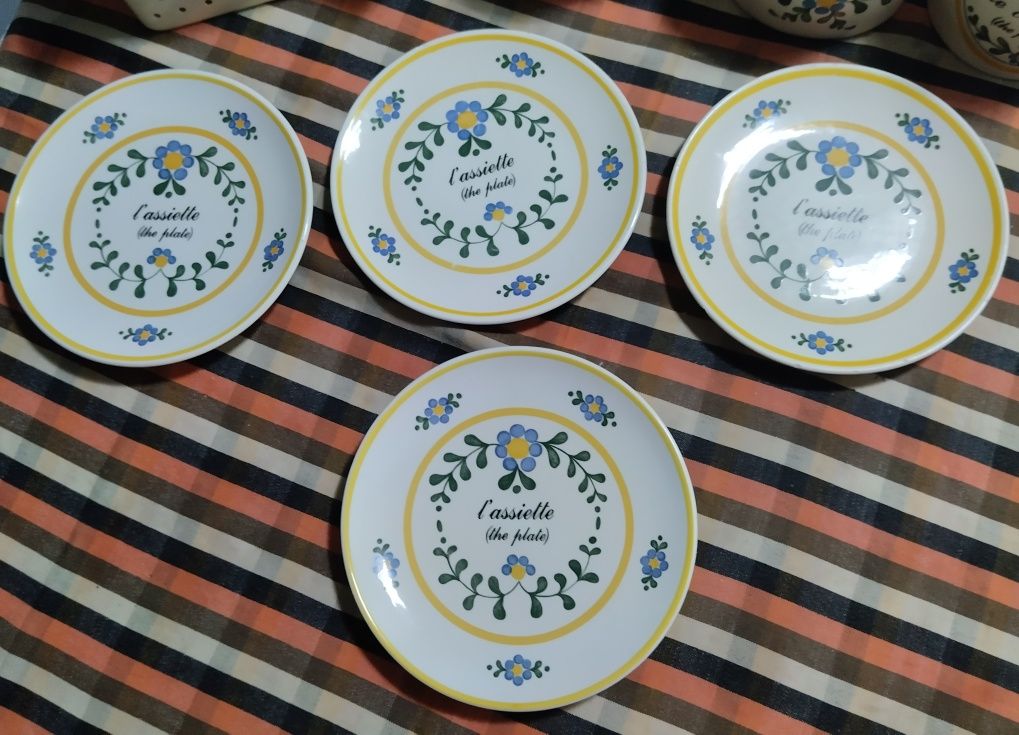 Conjunto de pratos e recipientes vintage da coleção Le Leçon de Franca