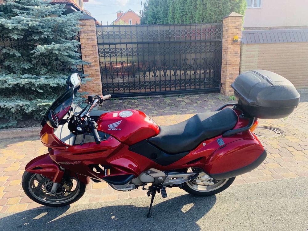 Продам Honda Deaville 650