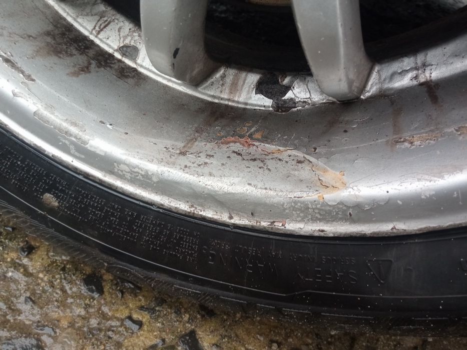 Титани R15 4x100 з резиною