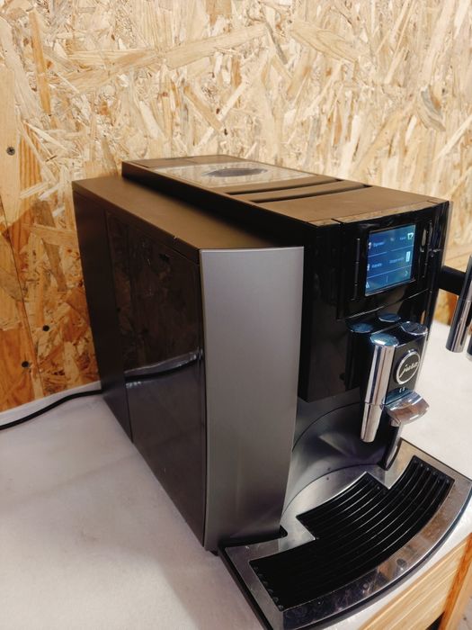 Ekspres Ciśnieniowy Jura E8