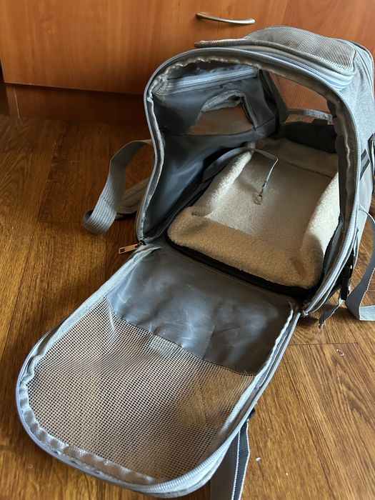 Переноска для котів і собак