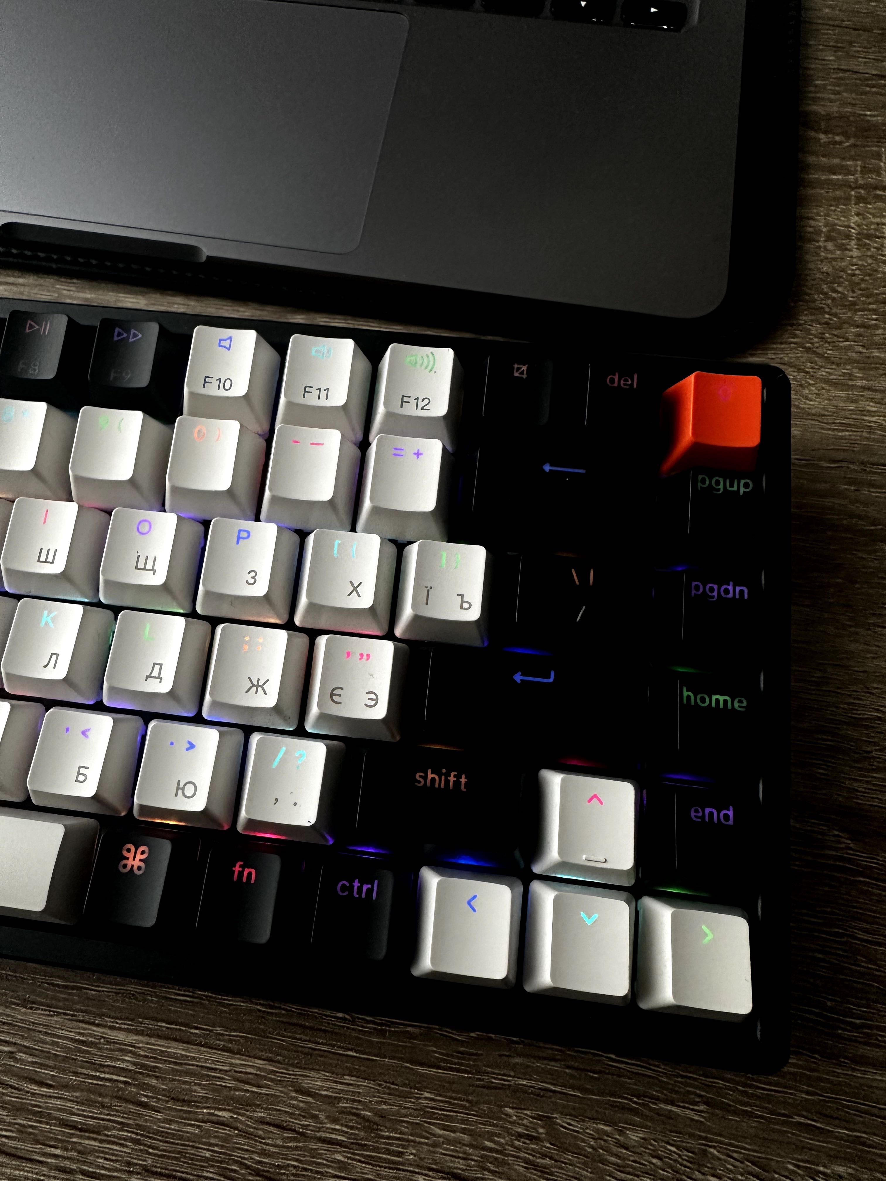 Безпровідна механічна клавіатура Keychron K2 RGB з коричневими свічами