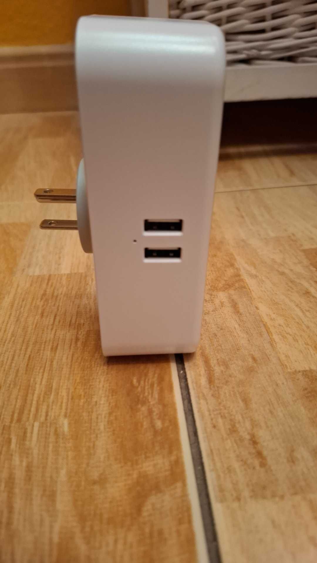 Adapter TESSAN Model-TS-324-US Type B Travel