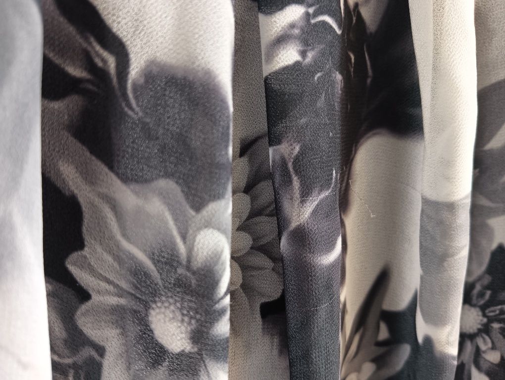 Elegancka bluzka 42 czarno-biała kwiatowy wzór