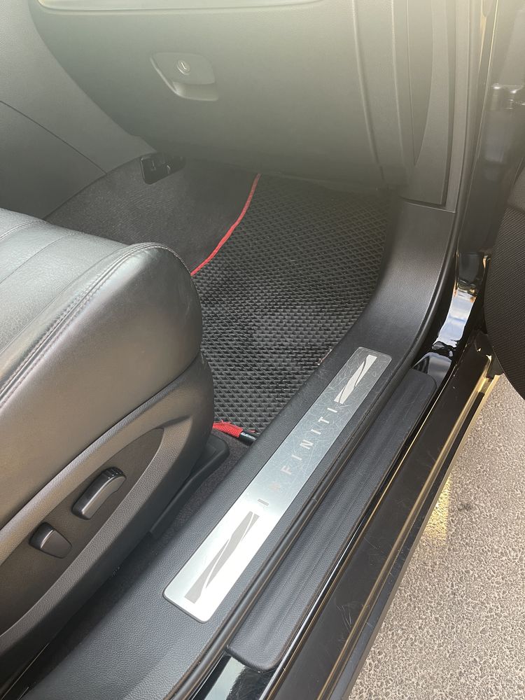 Продам Infinity QX70 2017