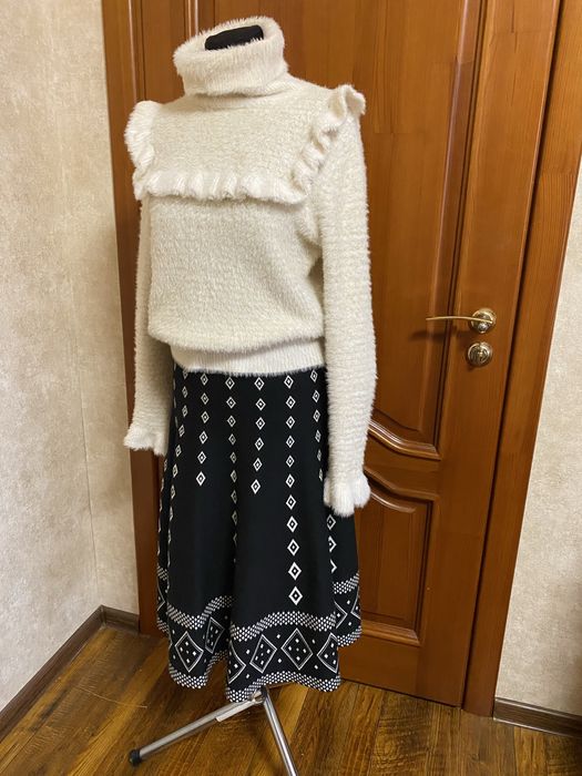 Світер жіночий теплий  Zara розмір М стан відмінний