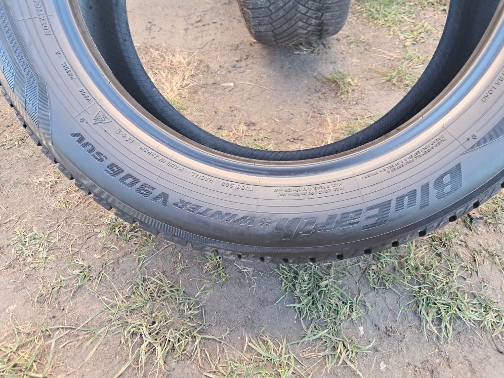225/55 R18 102V M+S - Yokohama BluEarth WinterV906- 16/2023 - ~6,3mm