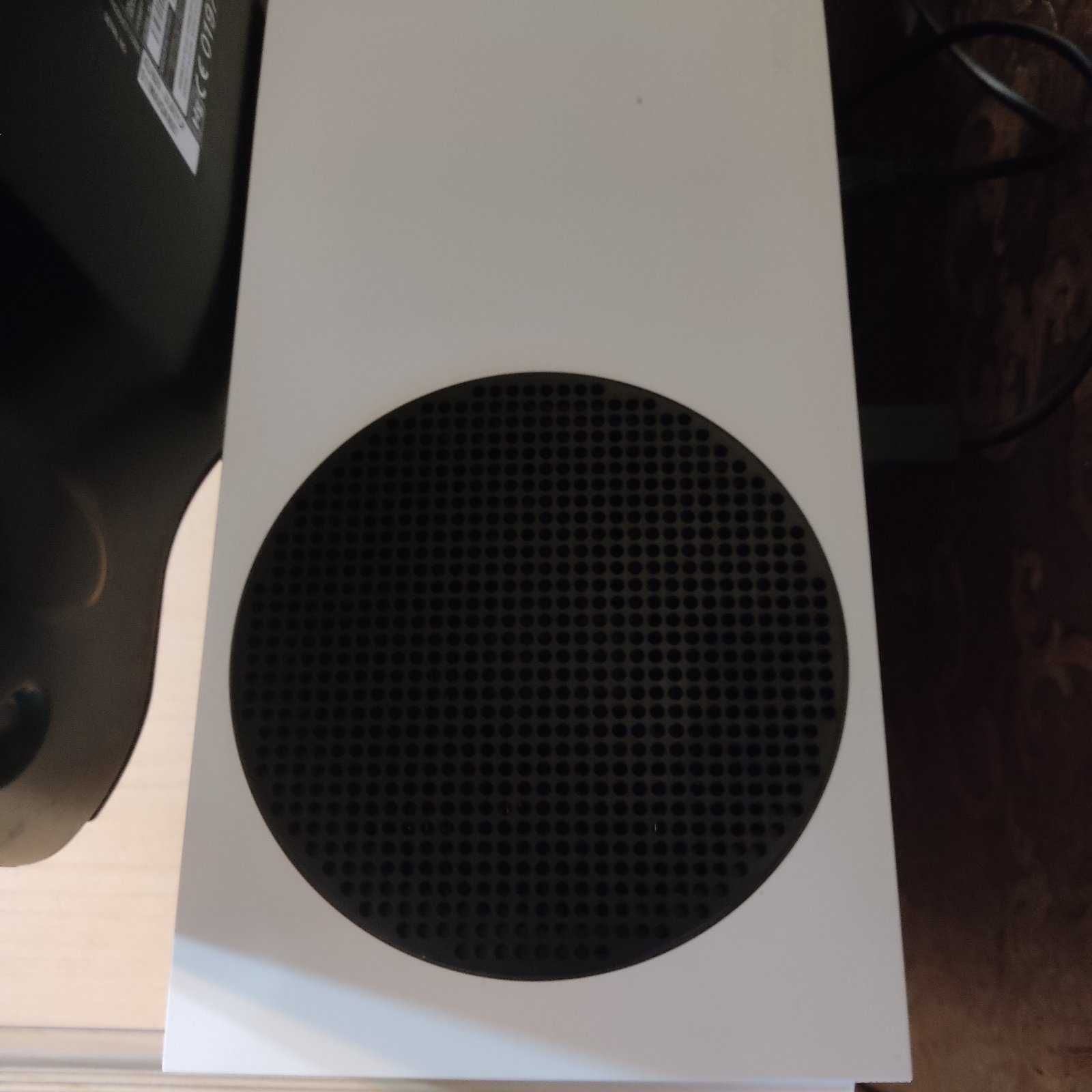 Консоль Xbox series S 512 GB / 2 геймпада
