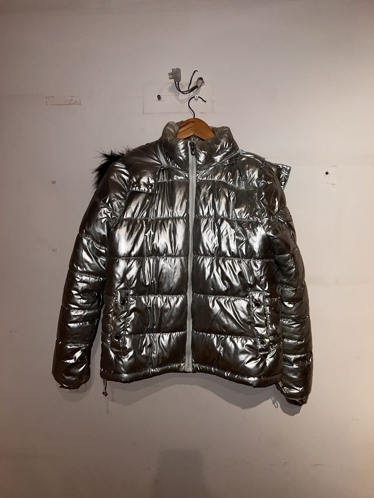 Kurtka srebrna Mango S
