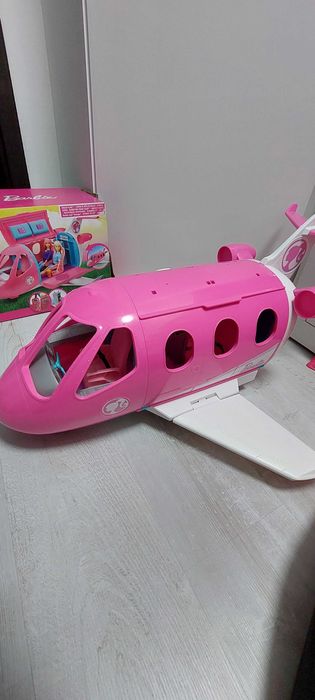 Różowy samolot Barbie