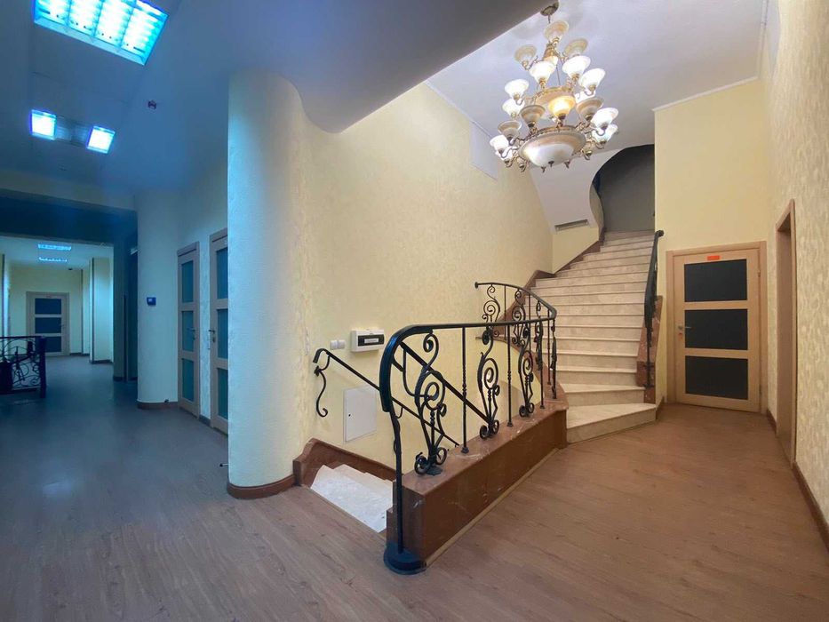 Офисное Здание 1660м.кв.Саксаганского.Печерск.Цена Обсуждается.БЕЗ%