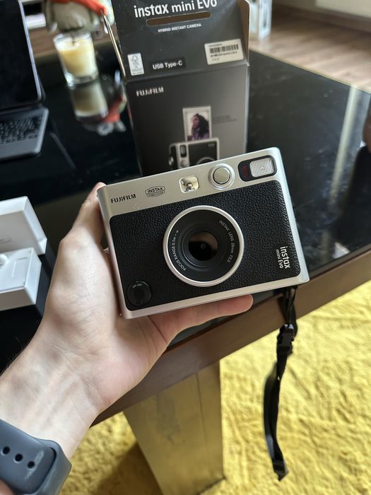 FUJIFILM Instax Mini Evo Czarno-srebrny + 20 wkładów