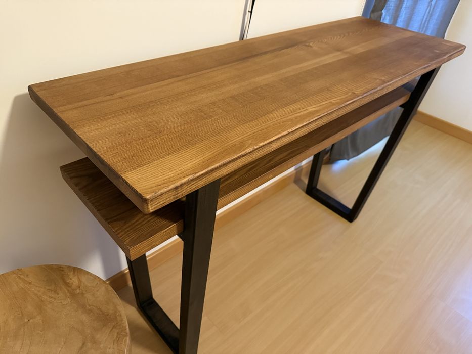 Cosola / Secretária 1,20x0,40x0,78 + mesa de apoio / mesa de cabeçeira