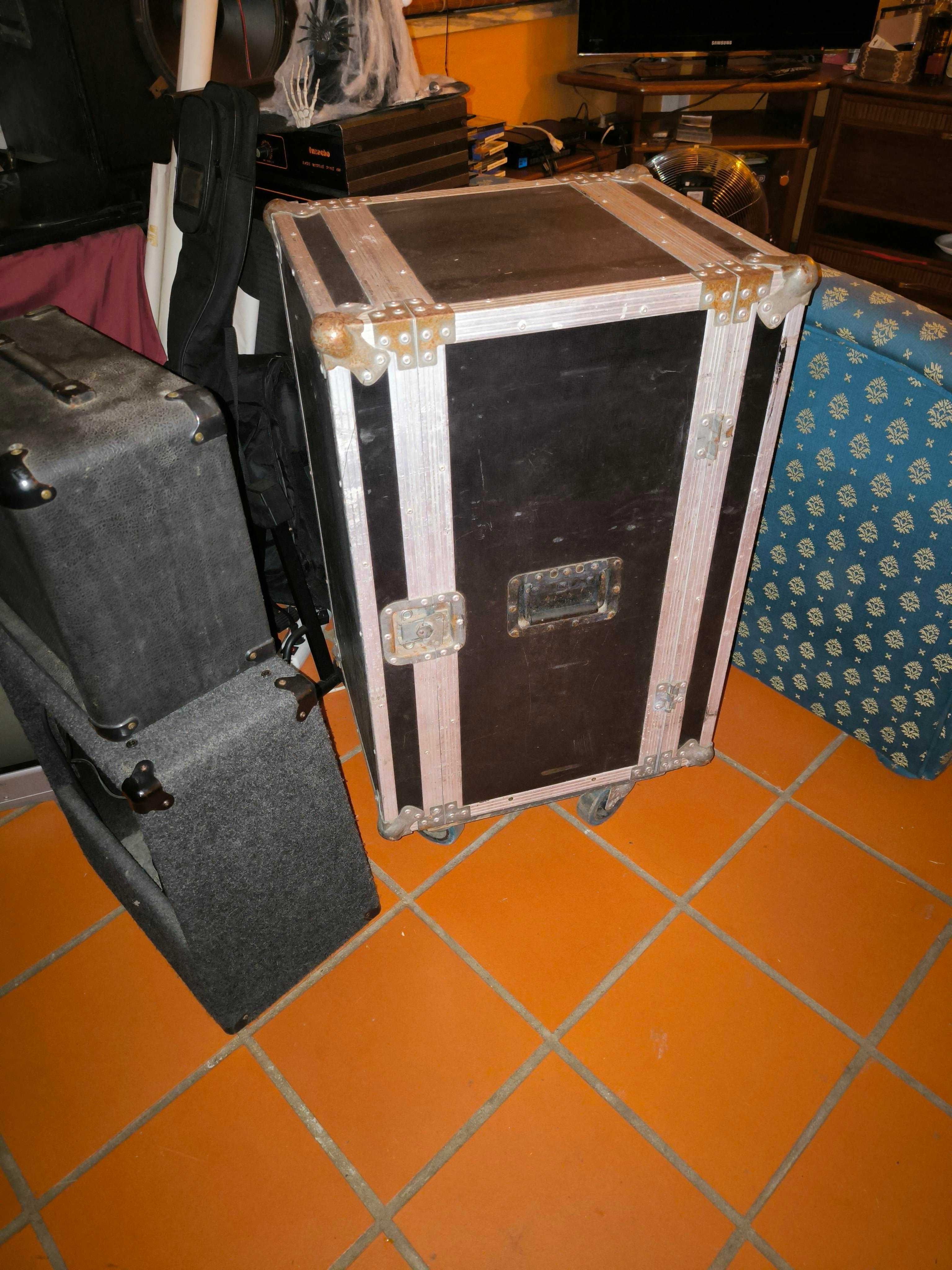 Estabilizador de tensão AVR Old School 4KVA p/equipamento audio