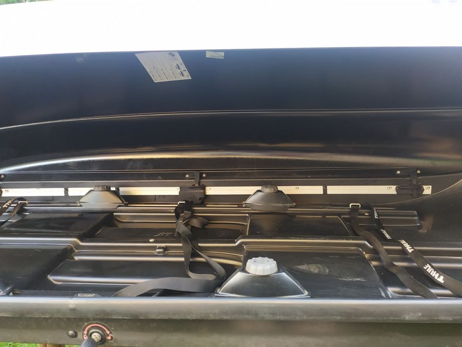 Багажник  Thule з релінгами