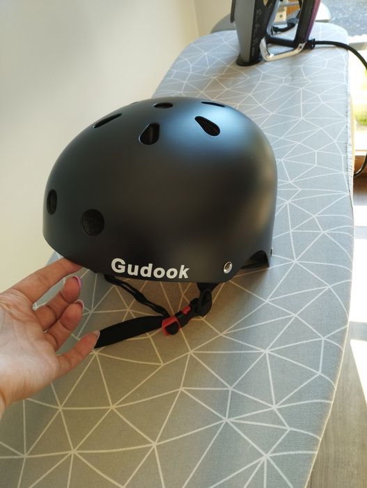 Kask młodzieżowy (rolki,rower) Nowy, regulowany