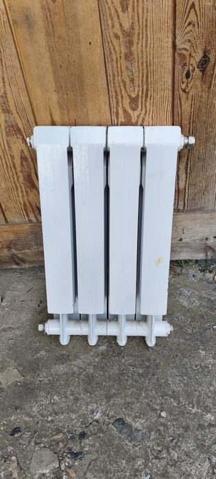 Aluminiowy grzejnik kaloryfer 4 żeberka