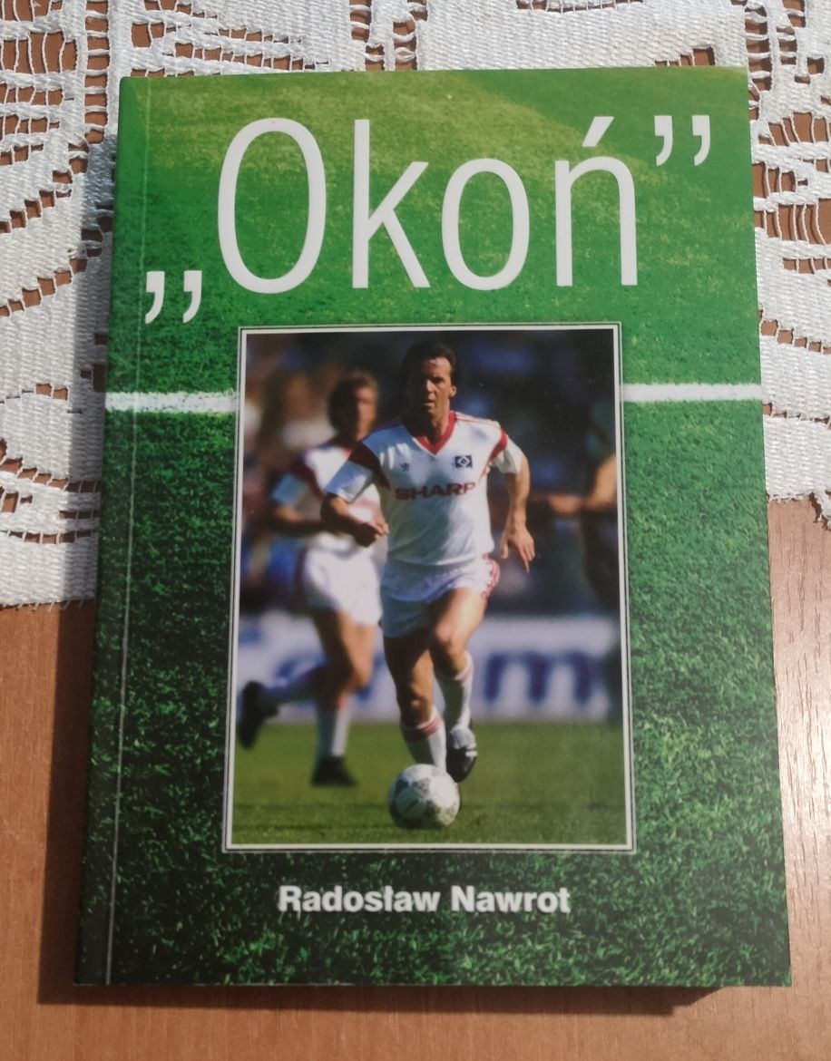 Książka Radosława Nawrota "Okoń"