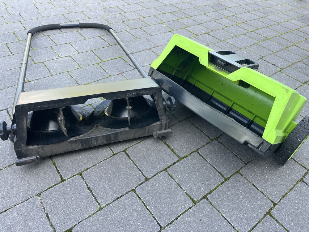Zamiatarka ręczna – mechaniczna