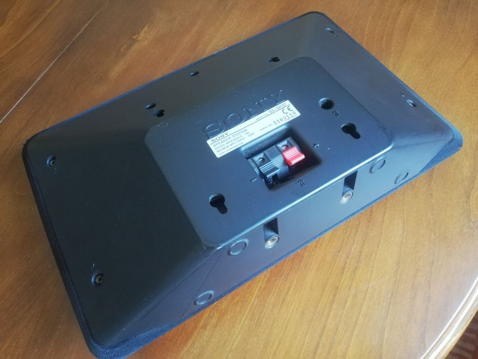 Coluna sony SS SR-37