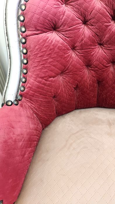 Cadeirão/Poltrona forrada em veludo