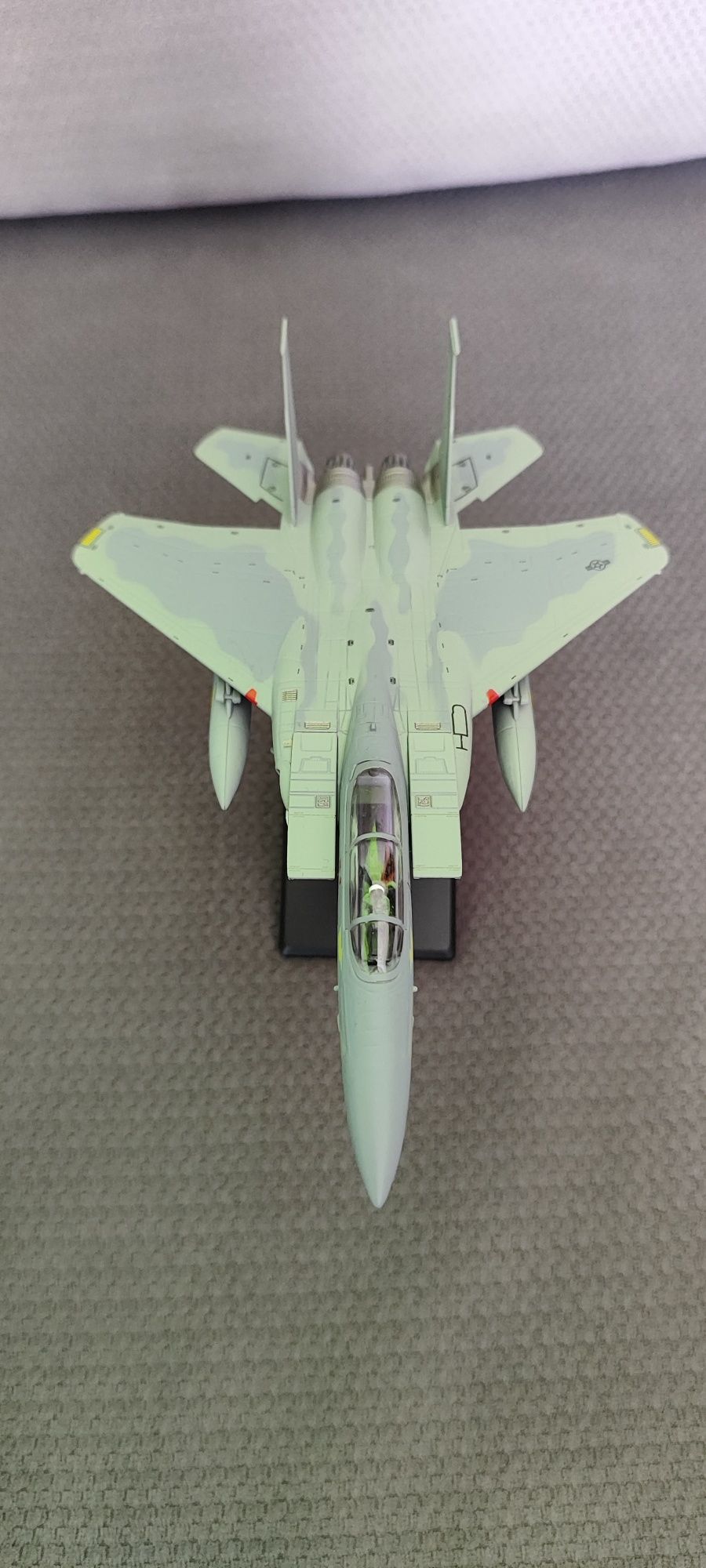 Samolot metalowy f-15 eagle skala 1:100 jak nowy