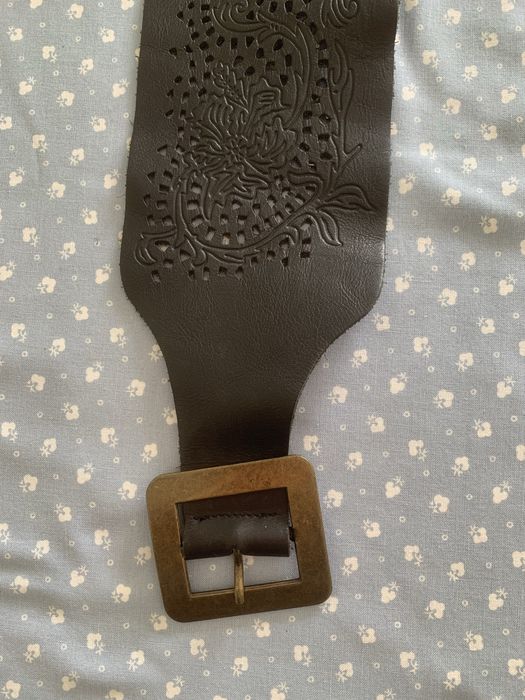 Cinto de senhora em pele