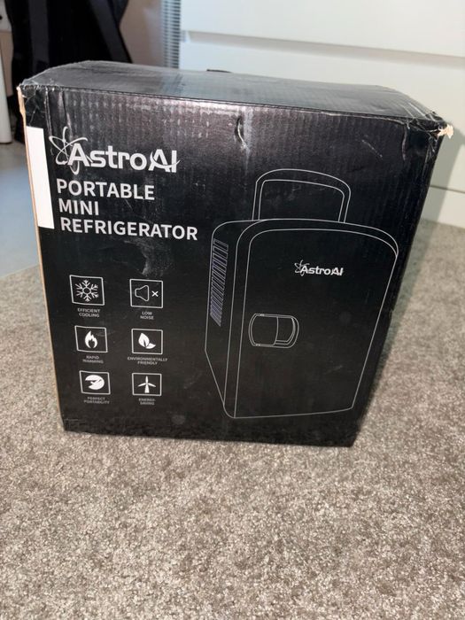 Міні-холодильник AstroAI портативний 4л 220В/12В охолодження обігрів