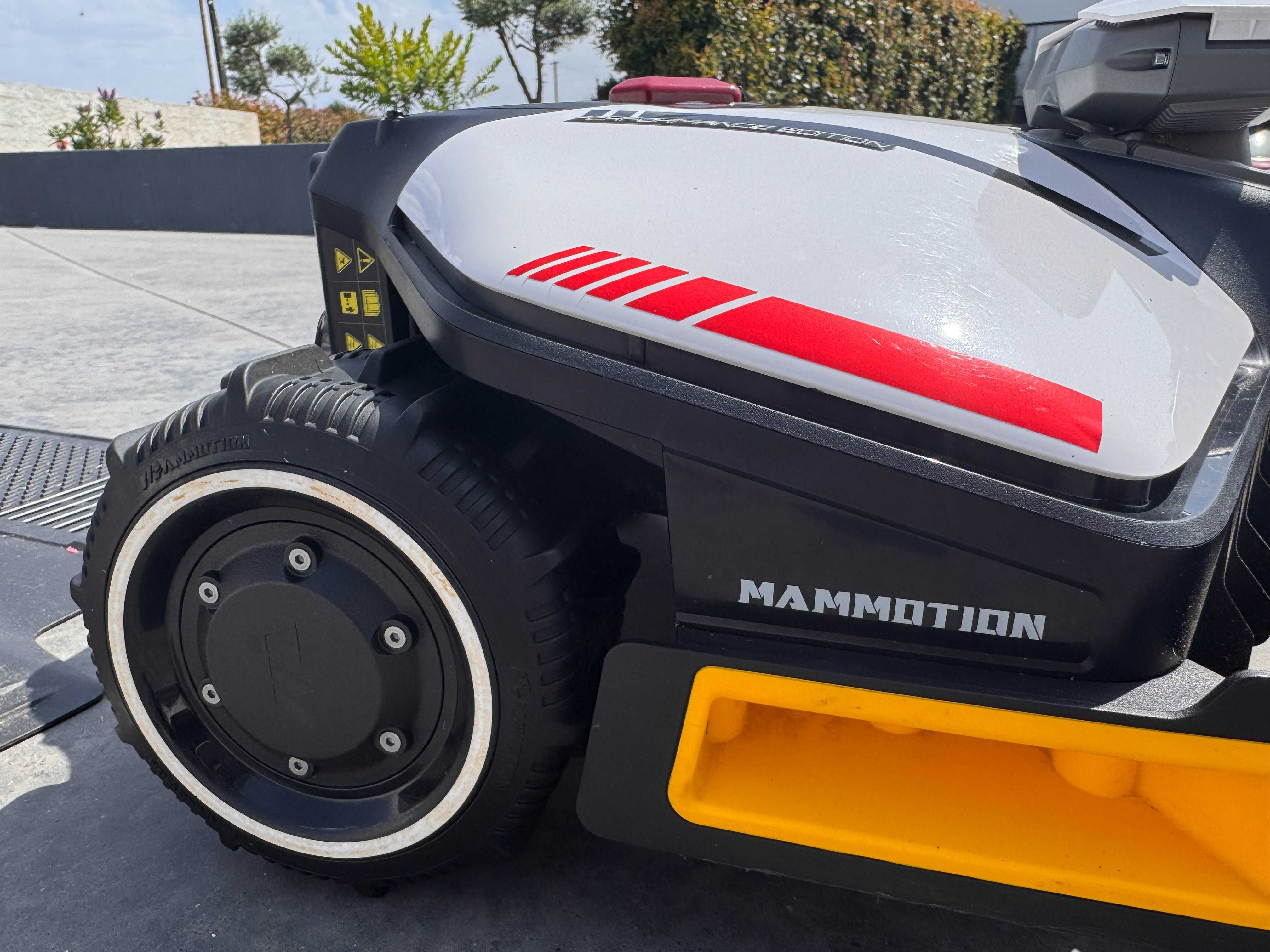 Mammotion Luba Mini Robot corta-relva AWD 800