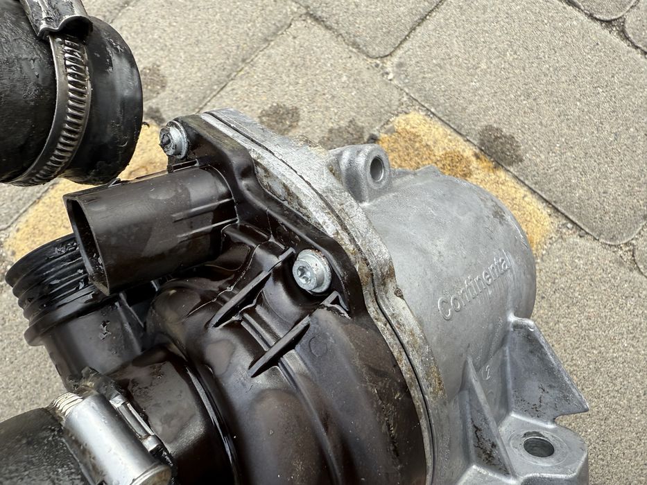 Помпа  BMW Continental 7588885-04