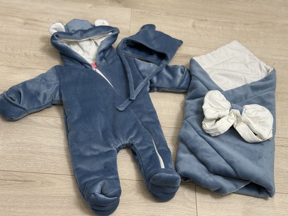 Набір на виписку. Комбінезон та конверт.