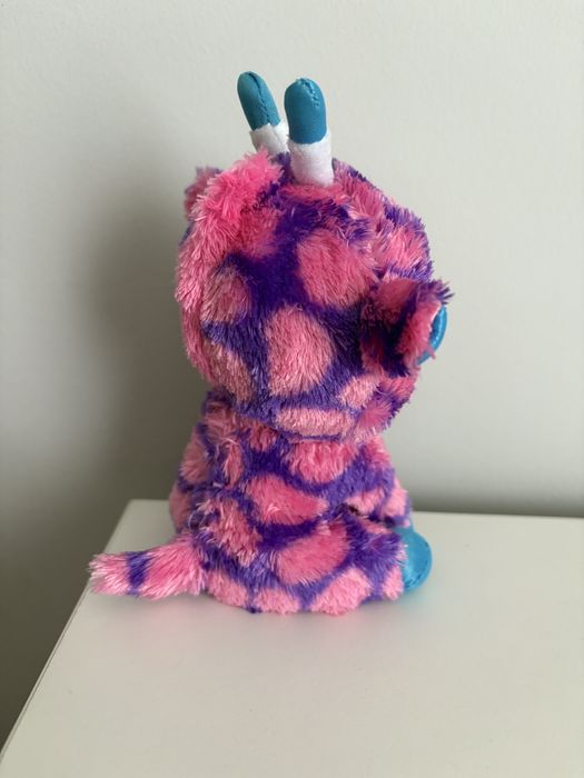 Peluche Ty girafa rosa e azul