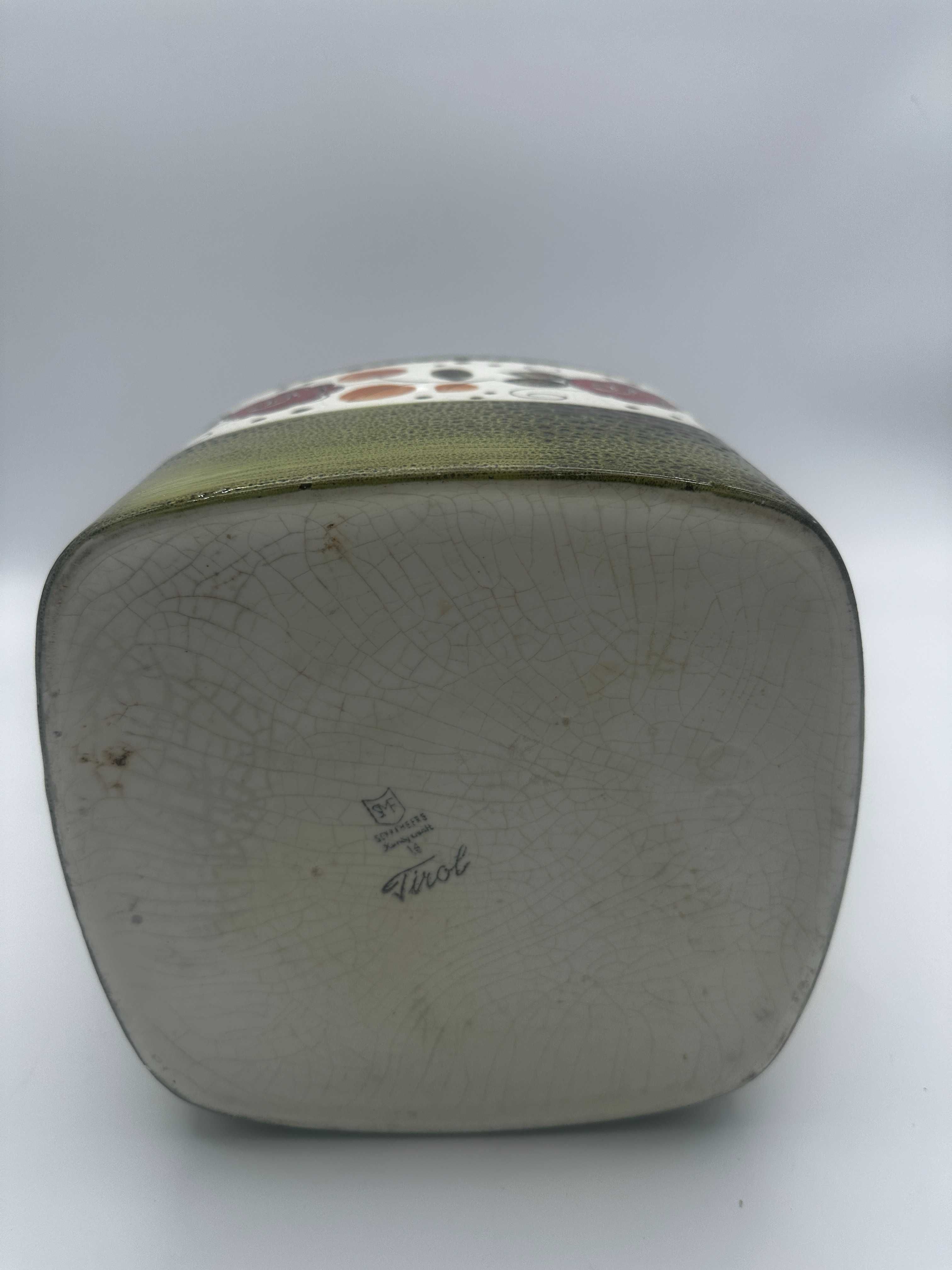 Duży stary dzban ceramiczny pojemnik sygnowany.