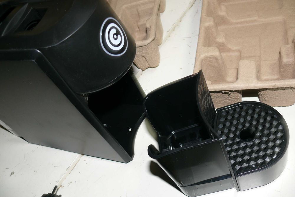 Máquina de Café Cápsulas Sistema Exclusivo Continente Grazie Preta