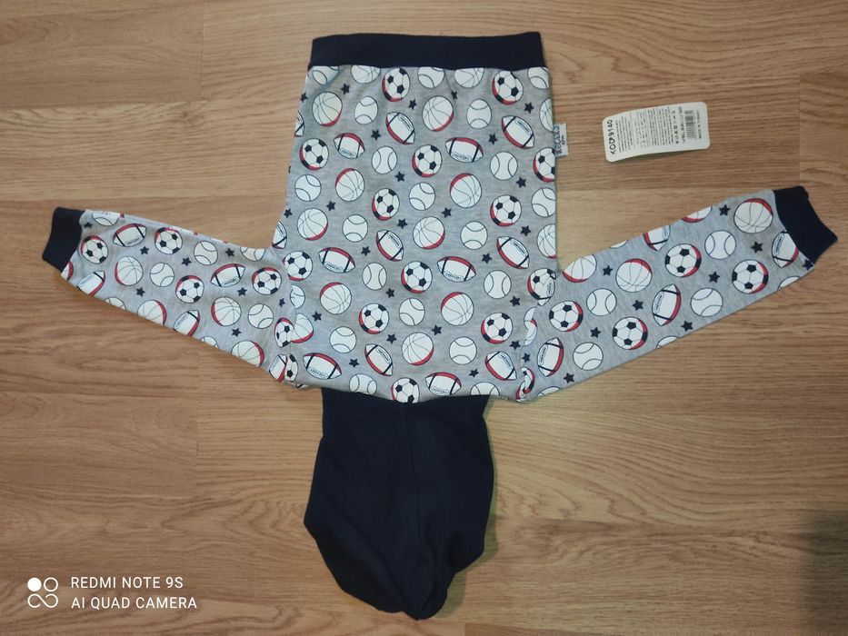 Szara zapinana cienka sportowa bluza z kapturem z kieszeniami 75-80 cm