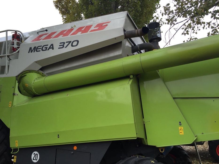 Claas Mega 370 Комбайн