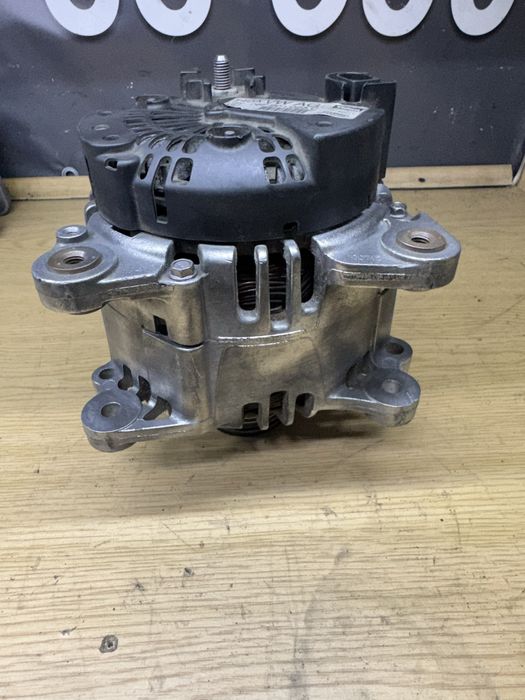 Генератор для Volkswagen Audi Skoda Passat Golf Octavia Fabia Superb