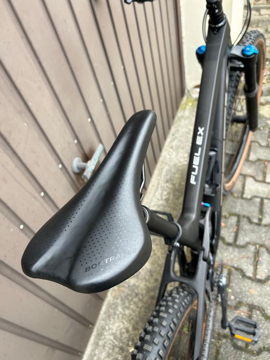 Rower Trek Fuel EX 9.7  L  Karbon 29  cali