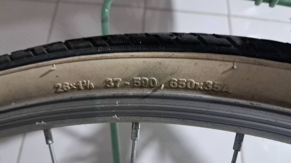 bicicleta verde de água