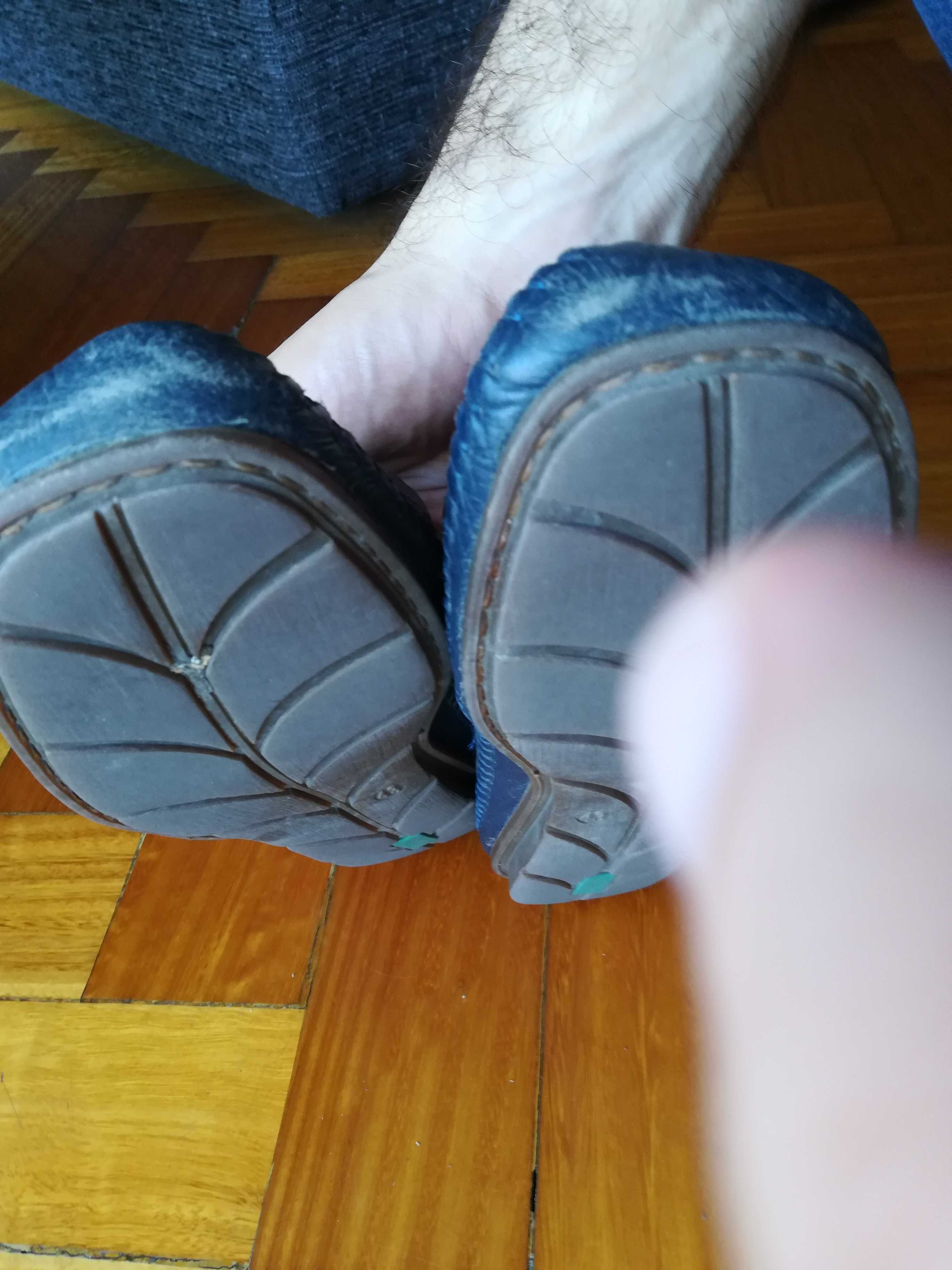 sapatos azuis, tamanho 44