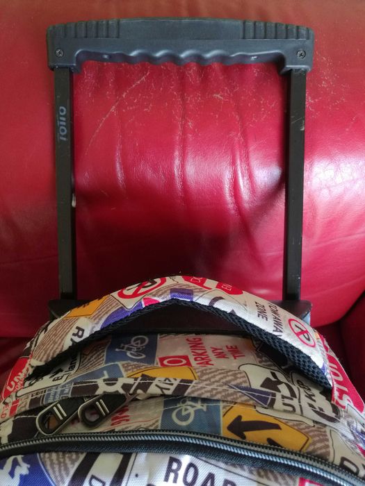 Trolley mochila escolar marca Totto colorida